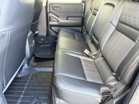 Used 2024 Nissan Frontier SL w/ Technology Package image 7