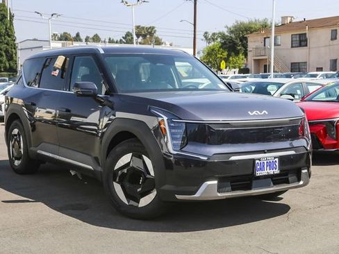 New 2026 Kia EV9 Wind image 2
