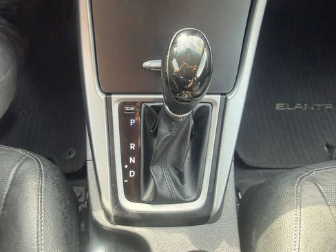 Used 2014 Hyundai Elantra w/ Option Group 2 FWD image 23