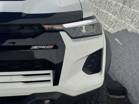 Used 2025 Chevrolet Colorado ZR2 w/ Midnight Edition image 6