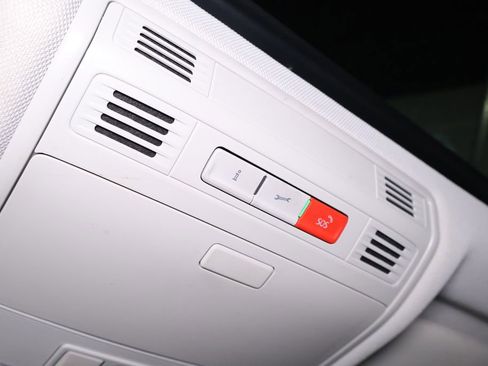 Used 2022 Volkswagen Jetta SE w/ Panoramic Sunroof Package image 24