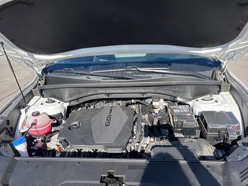 Used 2023 Kia Sorento LX image 12