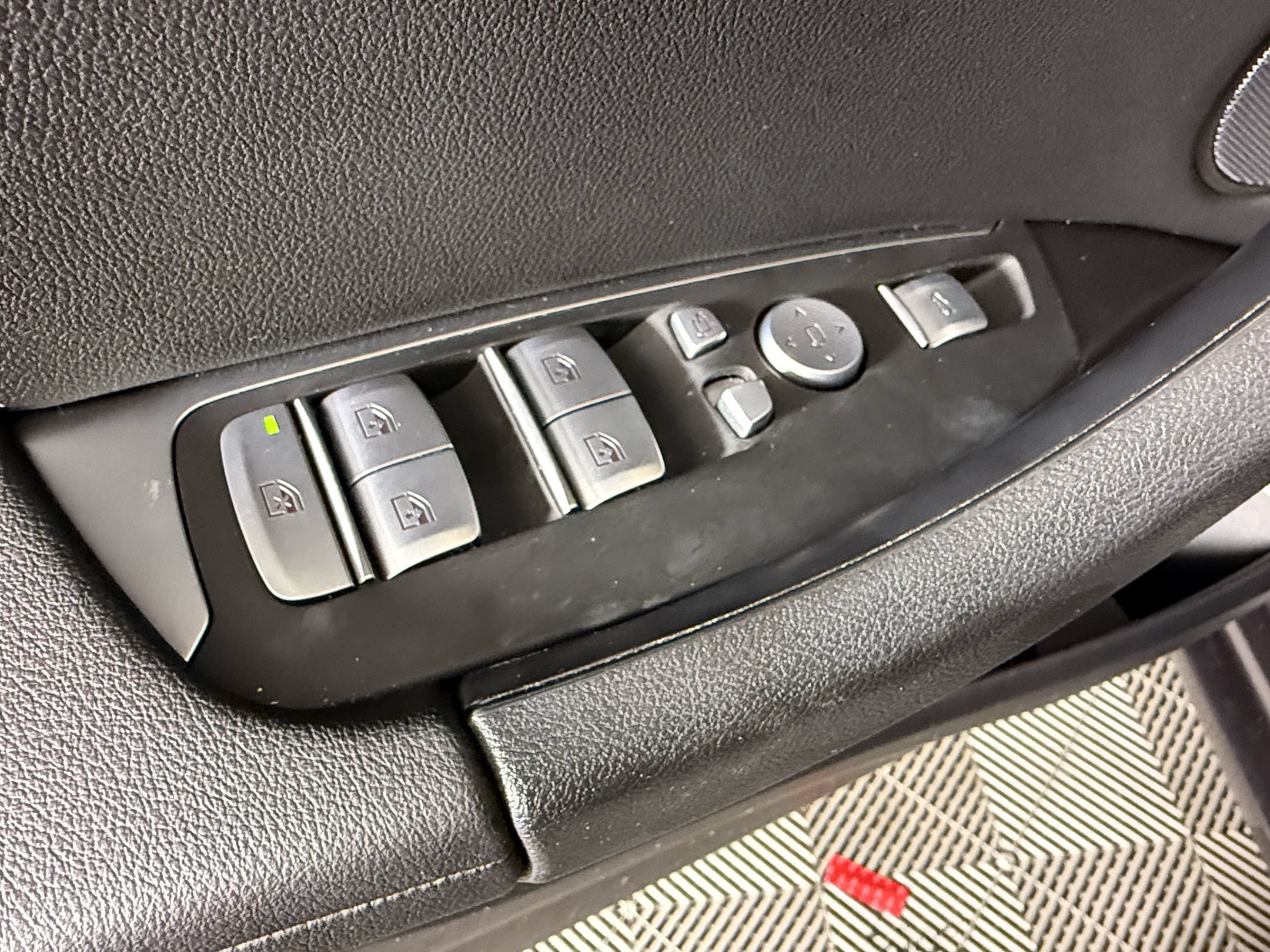 Used 2024 BMW X3 sDrive30i w/ M Sport Package RWD image 13