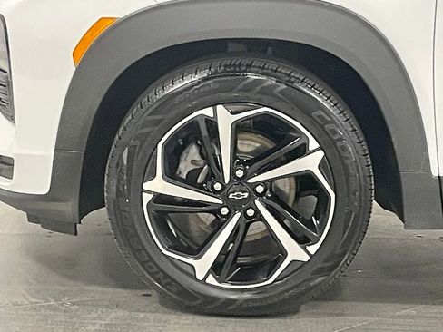 Used 2023 Chevrolet TrailBlazer RS w/ Sun and Liftgate Package FWD image 17