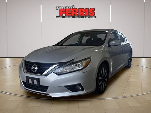 Used 2017 Nissan Altima 2.5 SV image 1