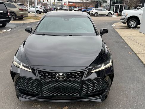 Used 2019 Toyota Avalon Touring image 9
