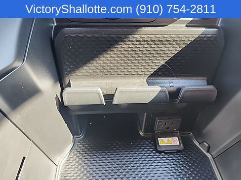 Used 2019 RAM 1500 Big Horn AWD/4WD image 12