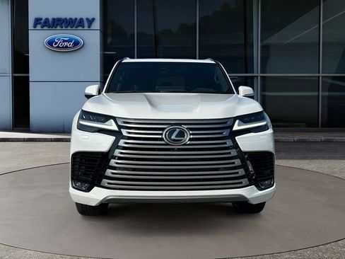 Used 2024 Lexus LX 600 4WD w/ Luxury Package image 2