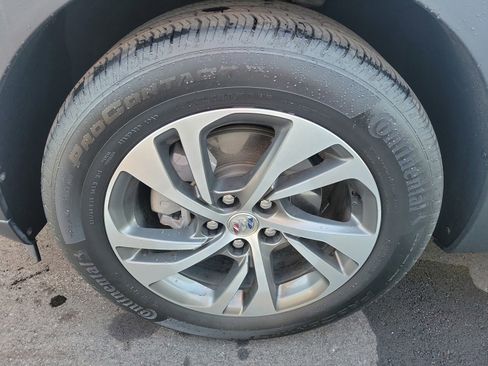 Used 2023 Buick Envision Essence image 6