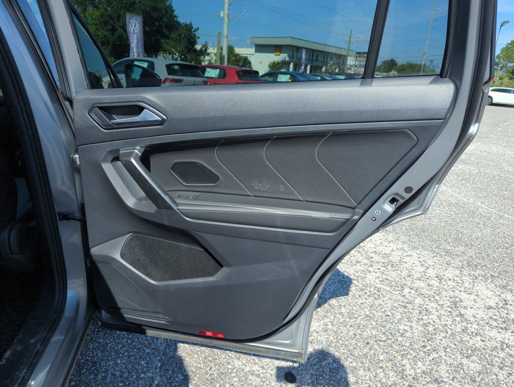 Used 2023 Volkswagen Tiguan SE R-Line FWD image 32