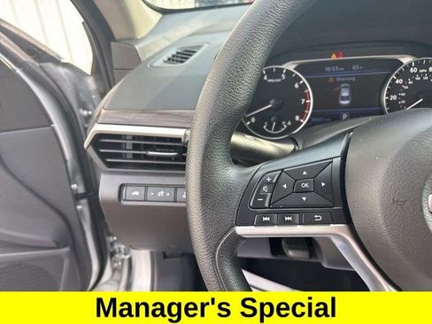 Used 2024 Nissan Altima 2.5 SV image 17