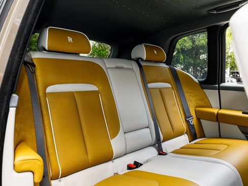 Certified 2025 Rolls-Royce Cullinan AWD/4WD image 42