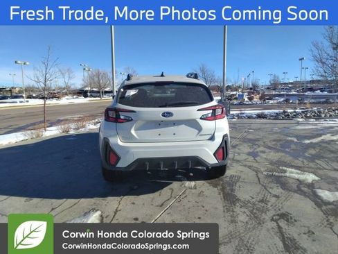 Used 2024 Subaru Crosstrek 2.0i Premium image 4