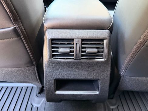 Used 2024 Mitsubishi Outlander SE AWD/4WD image 16