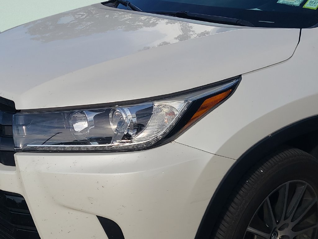 Used 2018 Toyota Highlander SE AWD/4WD image 8