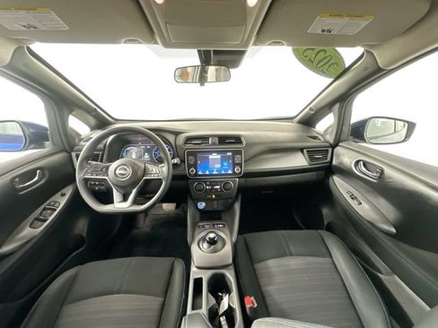 Used 2025 Nissan Leaf S FWD image 3