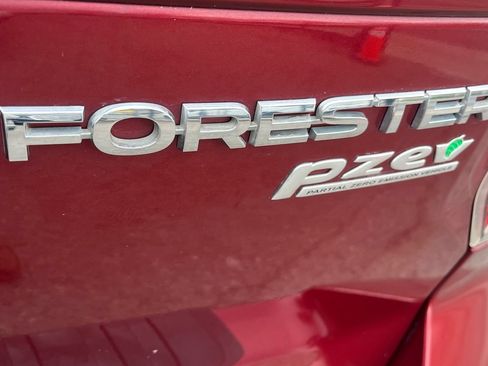 Used 2015 Subaru Forester 2.5i Premium w/ All-Weather Package AWD/4WD image 25