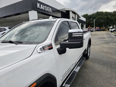 Used 2024 GMC Sierra 2500 SLT w/ SLT Premium Package image 17