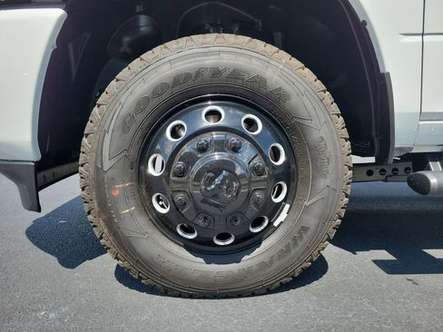 New 2026 RAM 3500 Big Horn AWD/4WD image 9