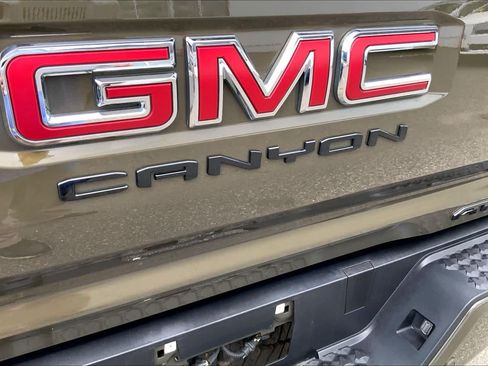 Used 2024 GMC Canyon AT4X AWD/4WD image 31