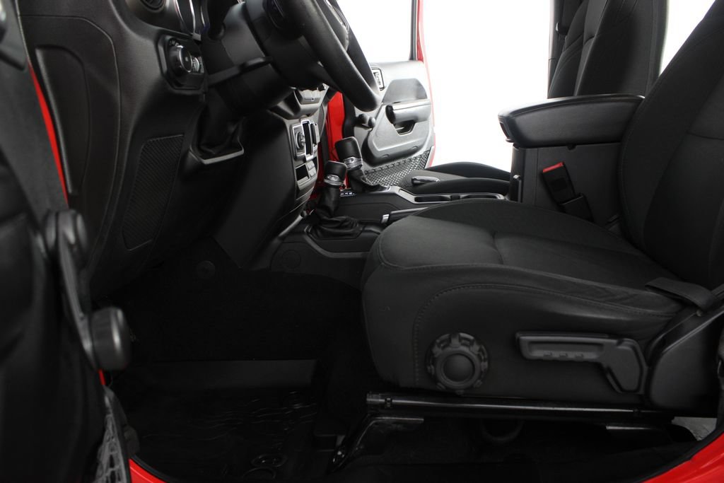 Used 2021 Jeep Wrangler Unlimited Sport AWD/4WD image 14