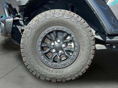 Used 2023 Jeep Wrangler Unlimited Rubicon 4xe image 32