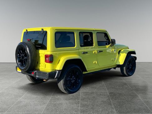 Used 2024 Jeep Wrangler Unlimited Sahara AWD/4WD image 5