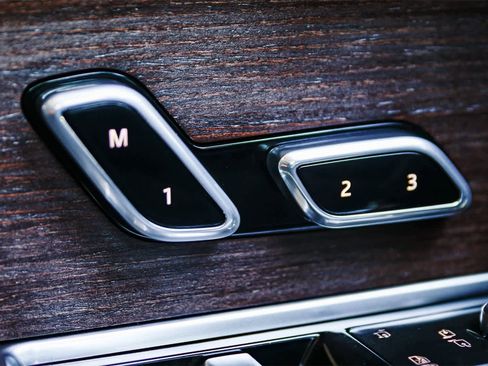 Used 2023 Land Rover Range Rover SE image 23