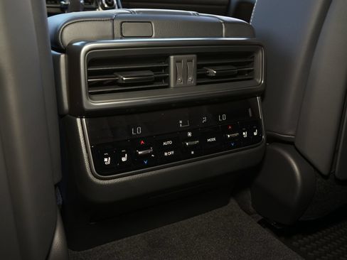 Used 2026 Lexus LX 600 4WD w/ Luxury Package image 21