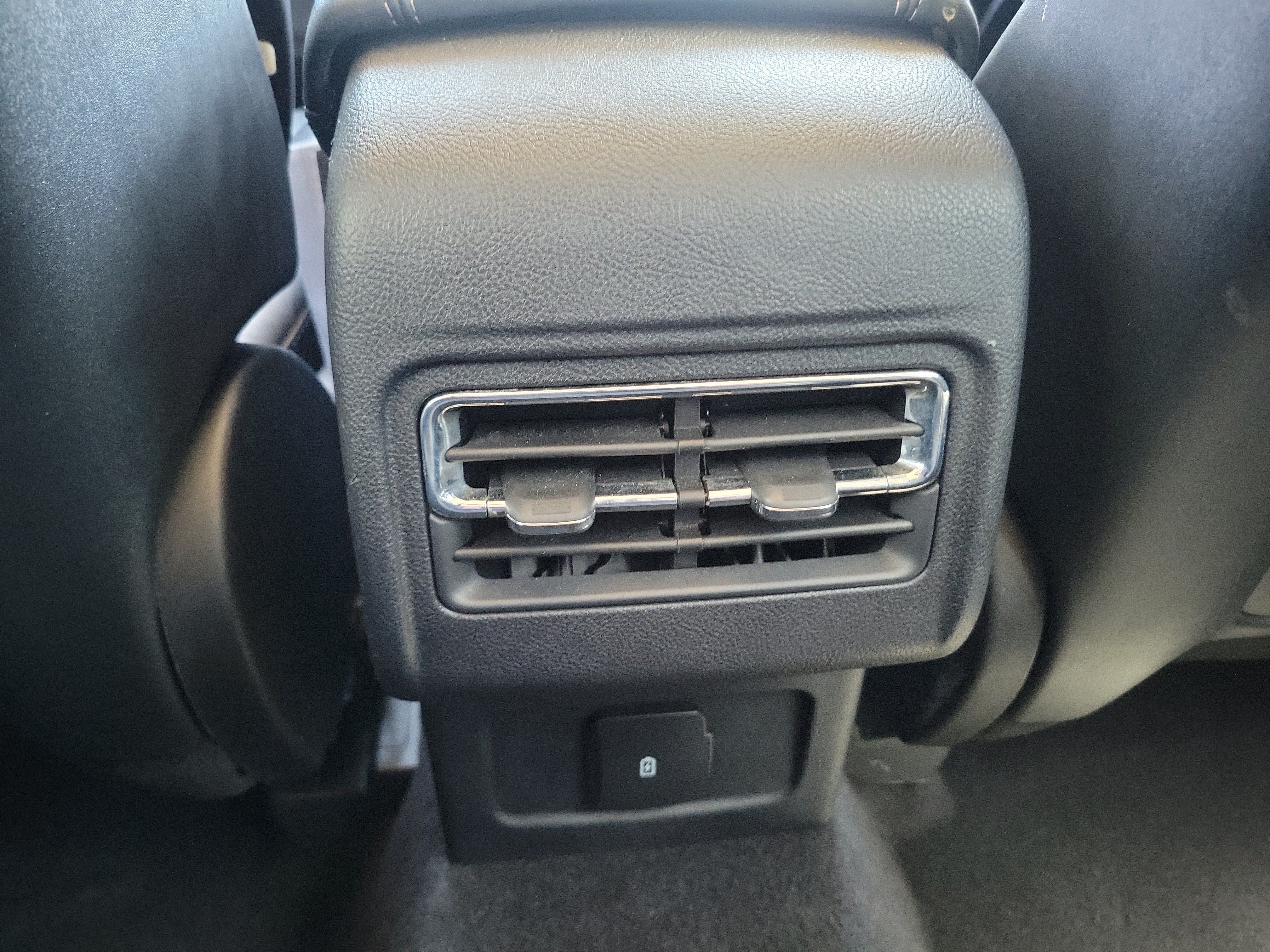 Used 2023 Lincoln Corsair AWD image 16
