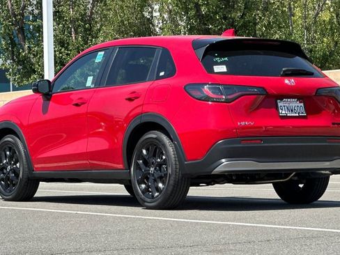Certified 2025 Honda HR-V Sport image 6