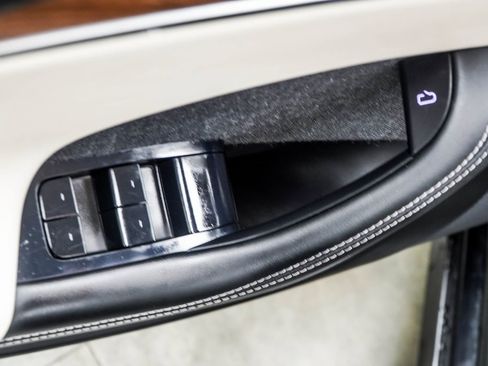 Used 2021 Tesla Model S Plaid image 39