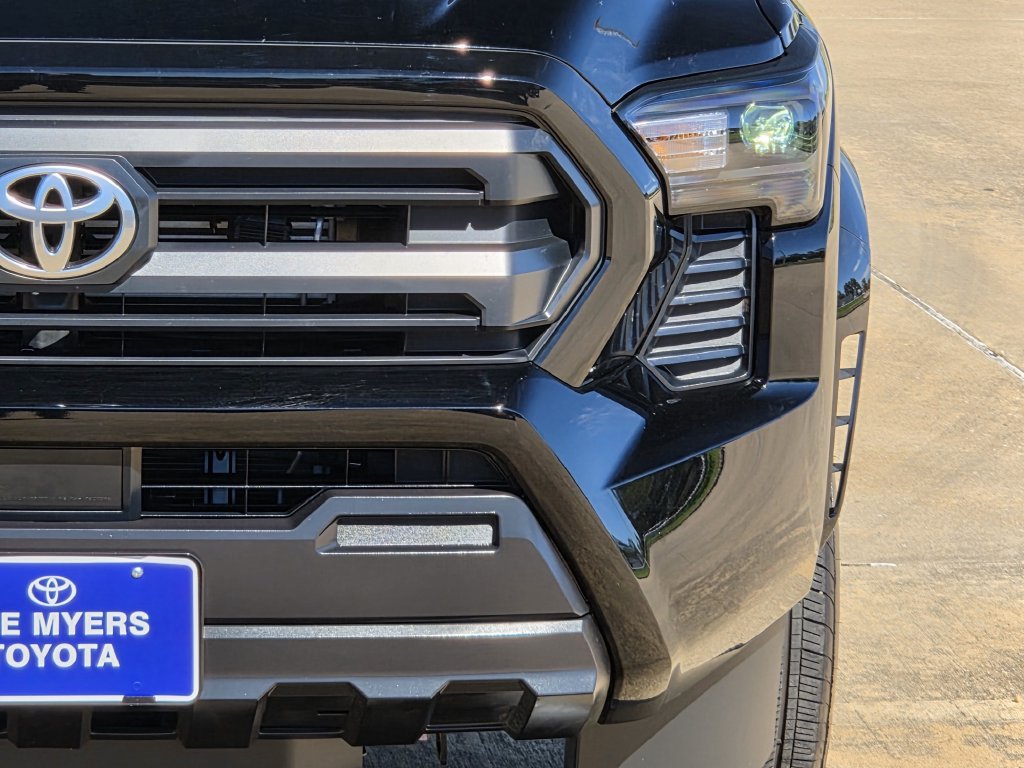 Used 2025 Toyota Tacoma SR RWD image 4