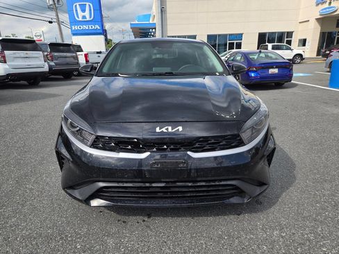 Used 2024 Kia Forte LXS w/ LXS Technology Package FWD image 2