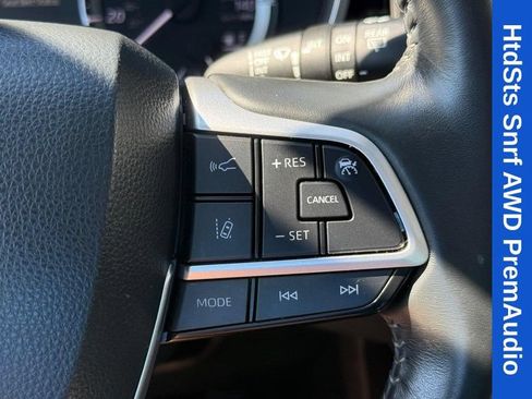 Used 2023 Toyota Highlander XLE AWD/4WD image 22
