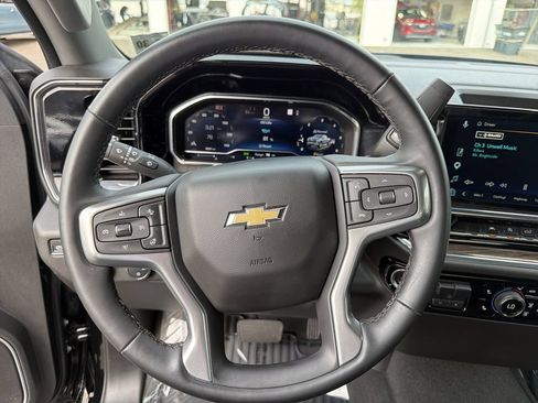 Used 2025 Chevrolet Silverado 1500 LT AWD/4WD image 21