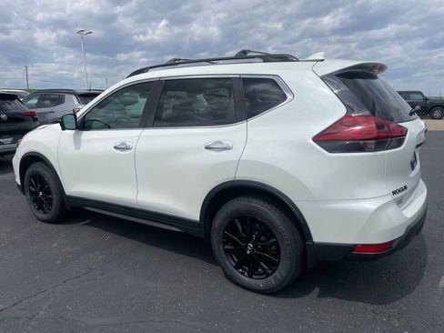 Used 2018 Nissan Rogue SV AWD/4WD image 5