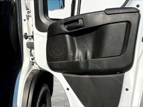 Used 2023 RAM ProMaster 2500 w/ Driver Convenience Group FWD image 23