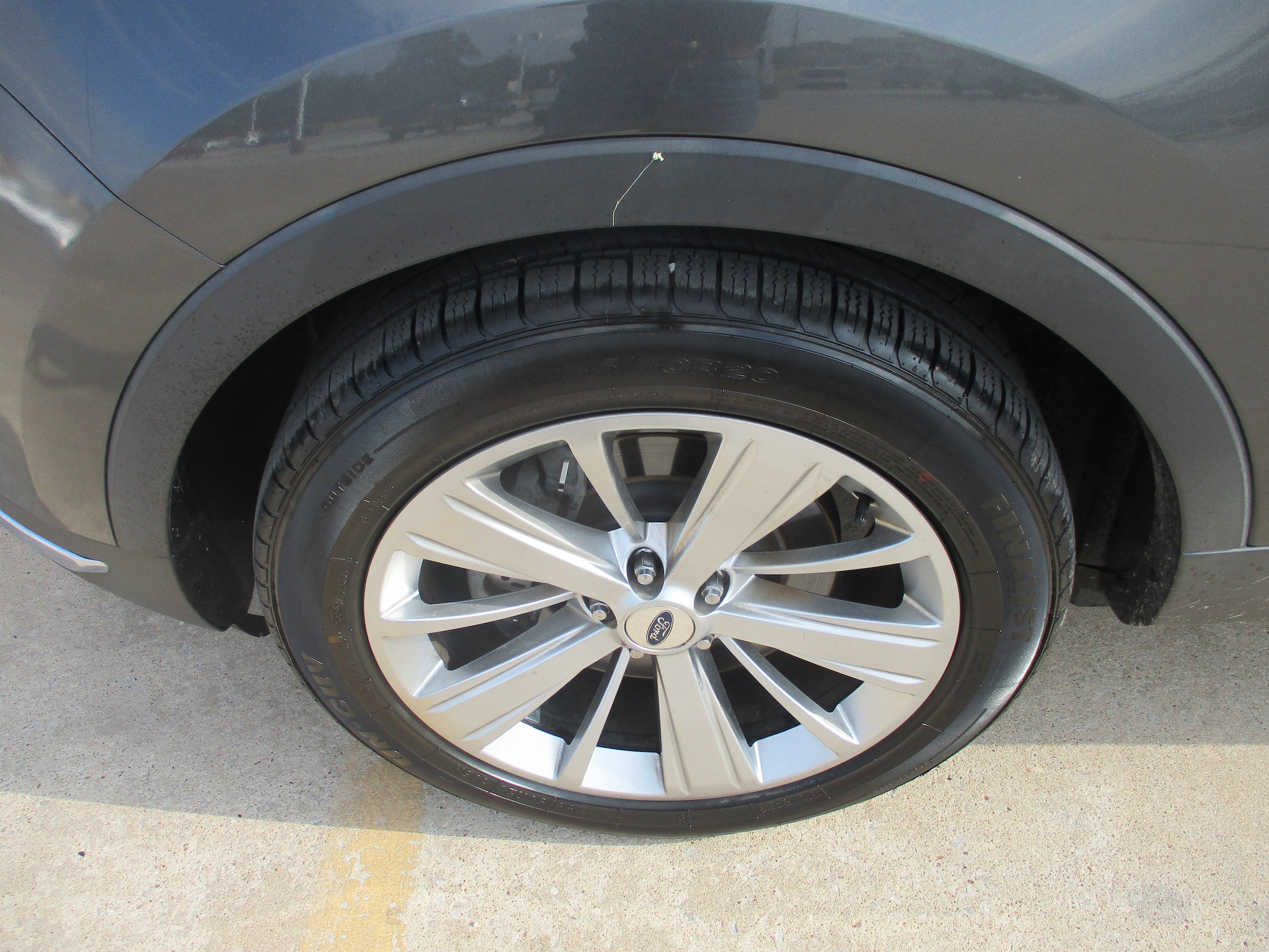 Used 2018 Ford Explorer Limited FWD image 3