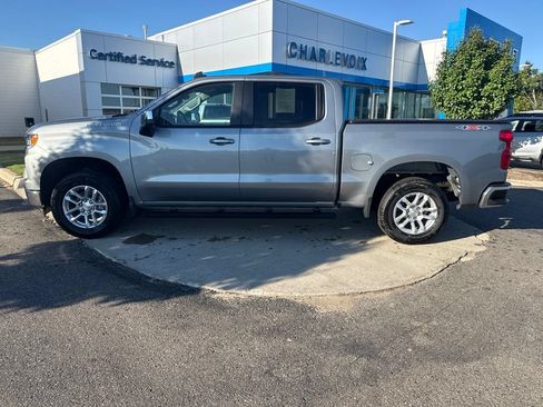 Used 2025 Chevrolet Silverado 1500 LT AWD/4WD image 9