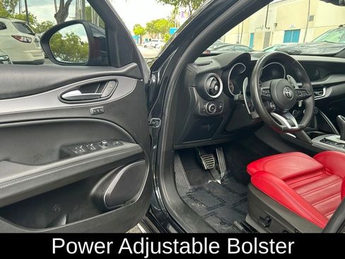 Used 2022 Alfa Romeo Stelvio Veloce AWD/4WD image 15