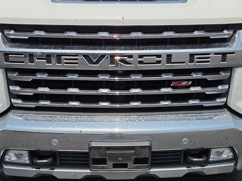 Used 2020 Chevrolet Silverado 2500 LTZ AWD/4WD image 11