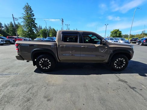 Used 2023 Nissan Frontier PRO-4X image 6