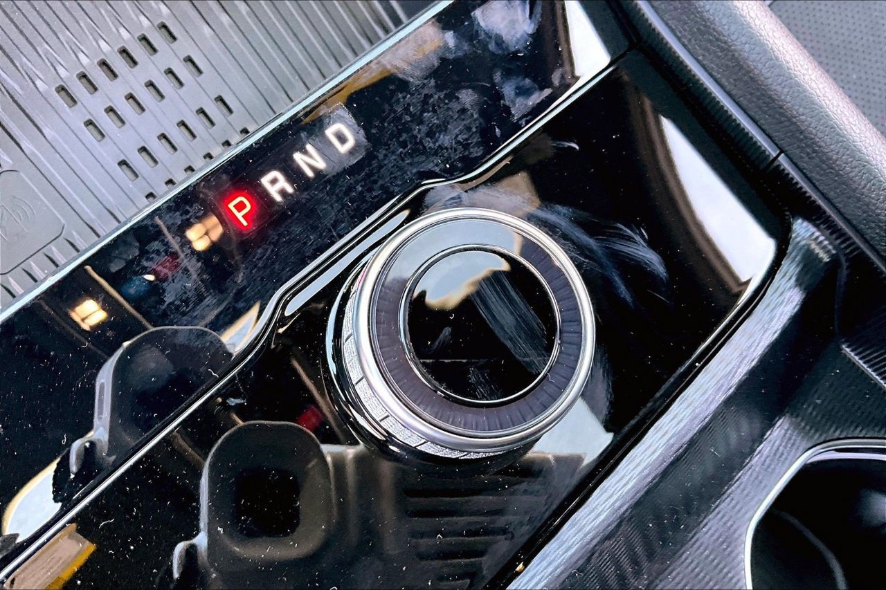 New 2027 Jeep Grand Cherokee Altitude RWD image 29
