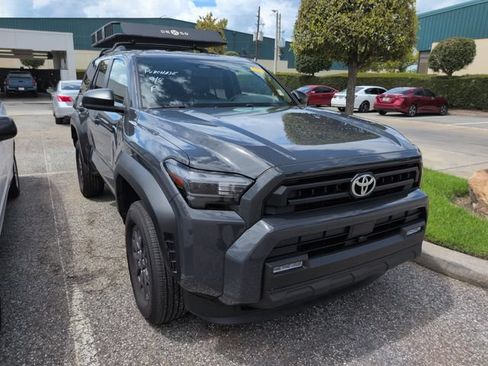 Used 2025 Toyota 4Runner SR5 AWD/4WD image 1