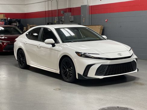 Certified 2025 Toyota Camry SE image 38