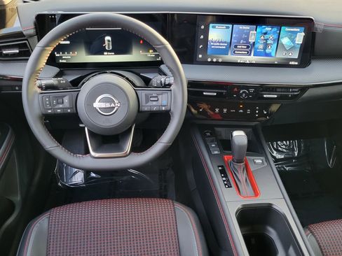 New 2026 Nissan Kicks SR w/ SR Premium Package FWD image 5