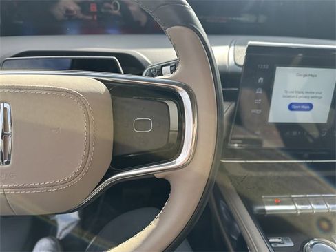 Certified 2024 Lincoln Nautilus Premier image 27