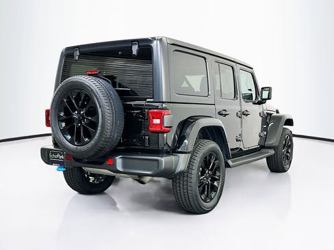 Used 2023 Jeep Wrangler Unlimited Sahara w/ Cold Weather Group AWD/4WD image 9