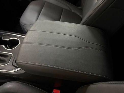 Used 2018 Chevrolet Traverse LT w/ LPO, Floor Liner Package AWD/4WD image 49